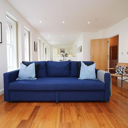 No 2 Under The Clock By Ssw - 2Br, Right In The City Centre, Sleeps 6 カーディフ エクステリア 写真