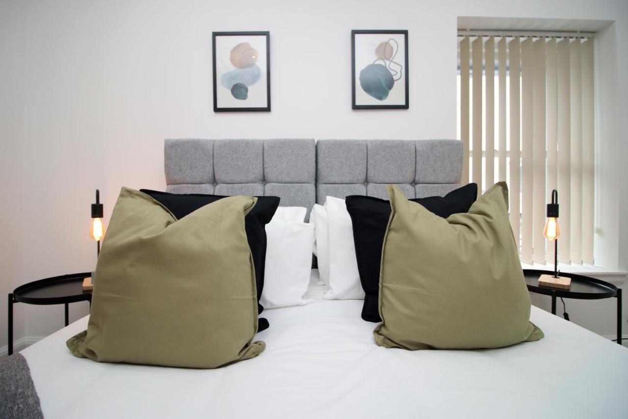 No 2 Under The Clock By Ssw - 2Br, Right In The City Centre, Sleeps 6 カーディフ エクステリア 写真