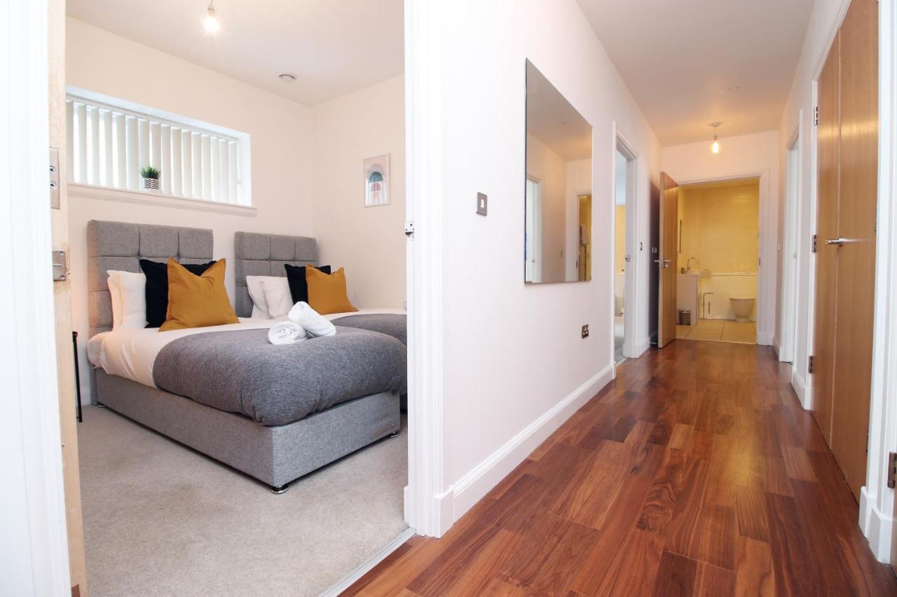 No 2 Under The Clock By Ssw - 2Br, Right In The City Centre, Sleeps 6 カーディフ エクステリア 写真