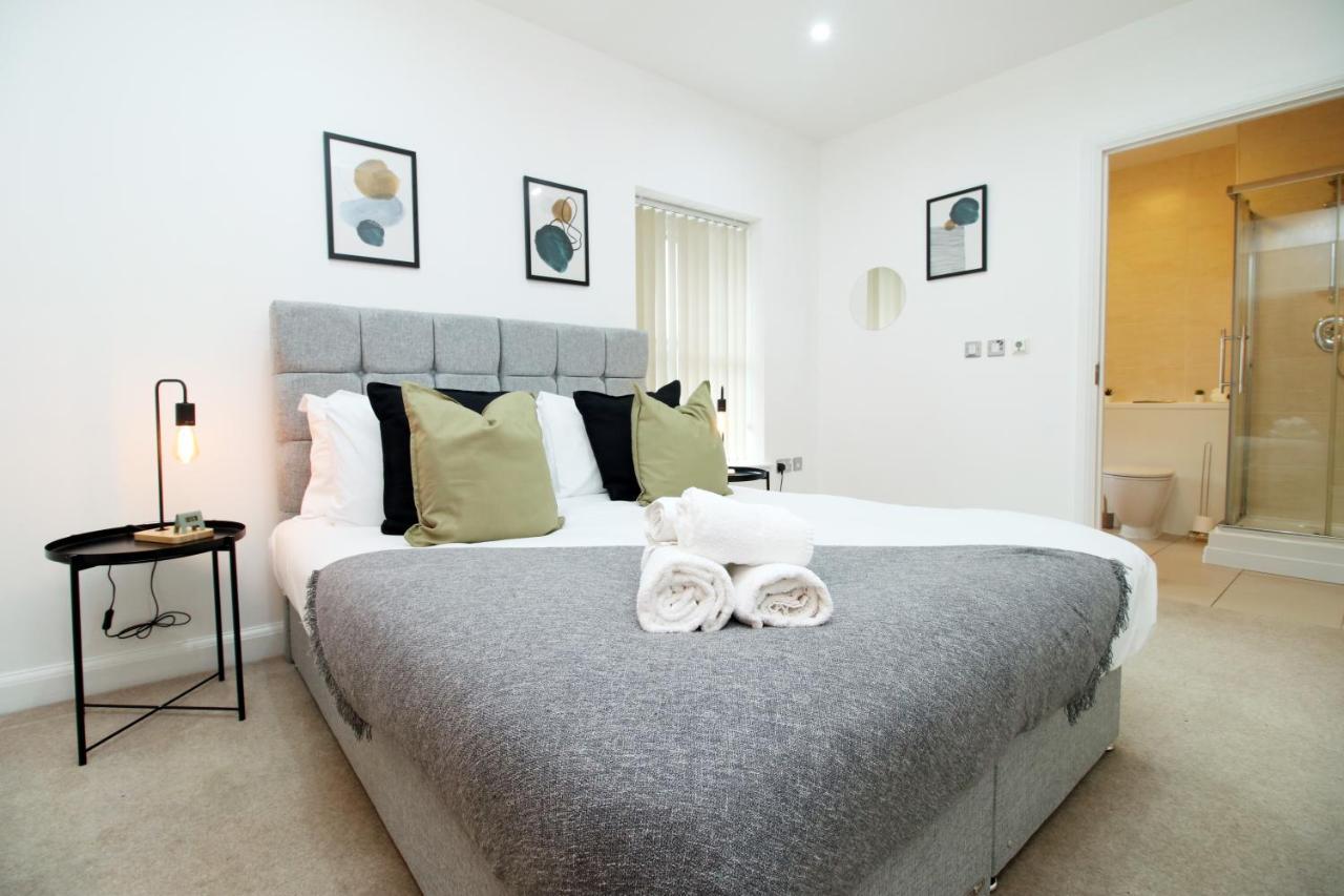No 2 Under The Clock By Ssw - 2Br, Right In The City Centre, Sleeps 6 カーディフ エクステリア 写真