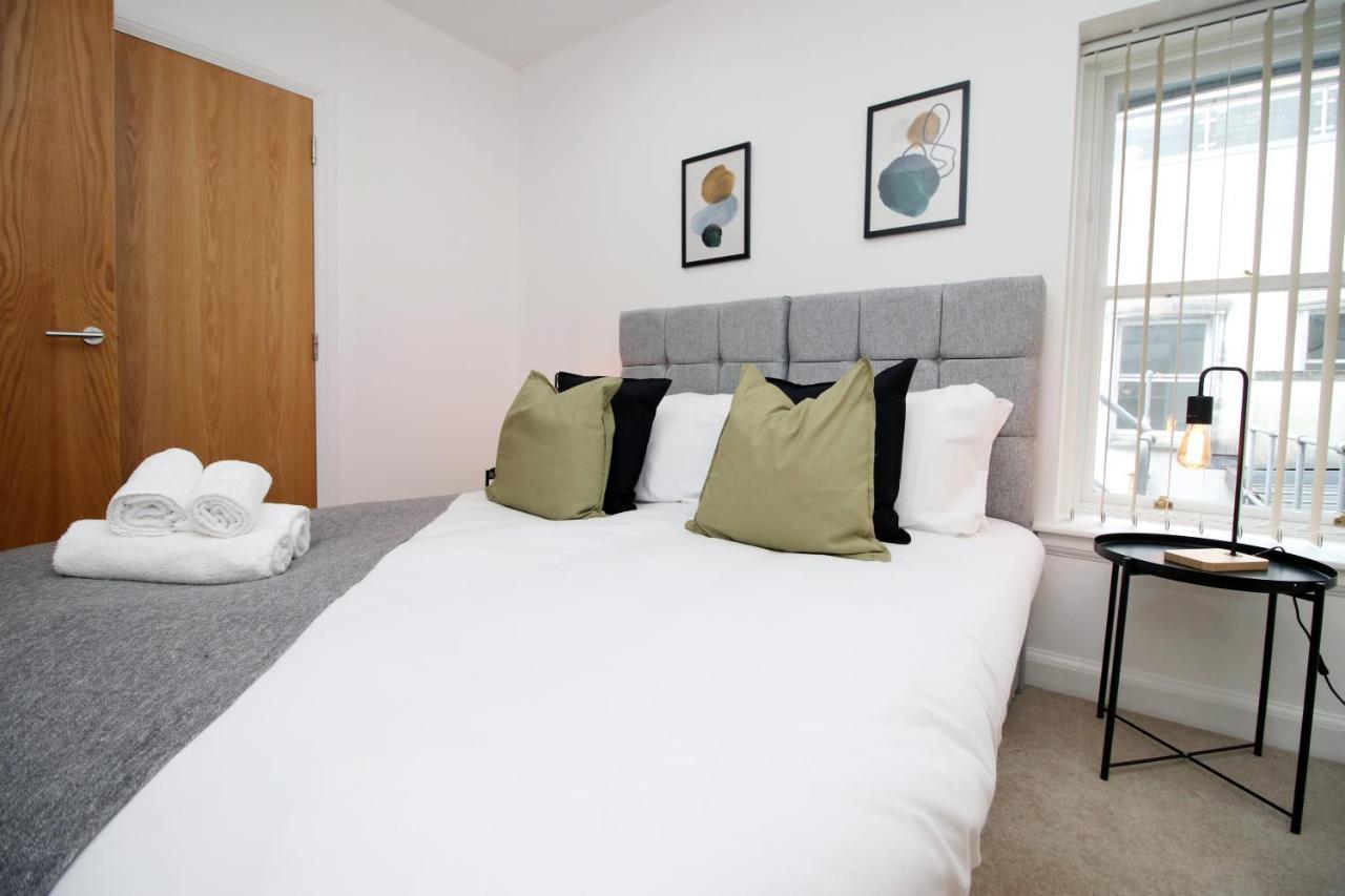 No 2 Under The Clock By Ssw - 2Br, Right In The City Centre, Sleeps 6 カーディフ エクステリア 写真