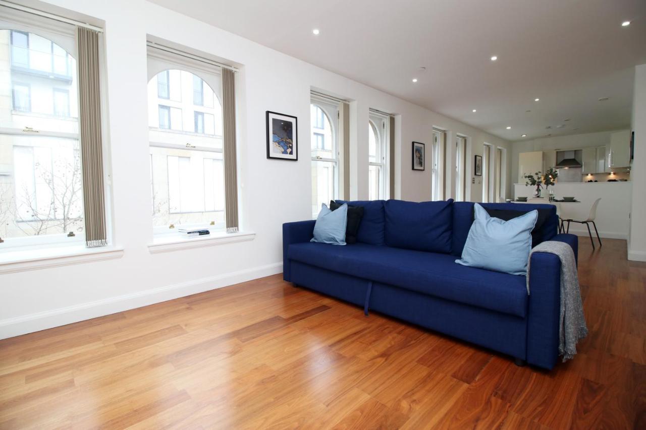 No 2 Under The Clock By Ssw - 2Br, Right In The City Centre, Sleeps 6 カーディフ エクステリア 写真