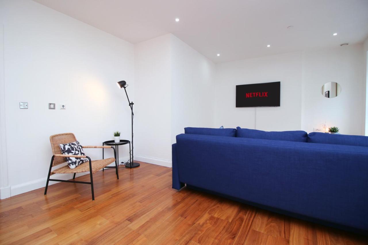 No 2 Under The Clock By Ssw - 2Br, Right In The City Centre, Sleeps 6 カーディフ エクステリア 写真